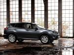 Toyota RAV4 2013 года